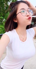 身材相当亮眼气质的泰国网红眼镜女生吸睛可爱生活照片图集