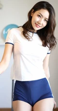 裤子是不是太紧了？气质女生方子萱体操制服紧身短裤室内图片集