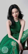 张慧雯最新杂志写真，长发女生和短发&ldquo;假小子&rdquo;之间不同变换