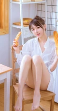 男友衫魅力，修长线条感MM豆梓吖白衣衬衫气质高清写真大图