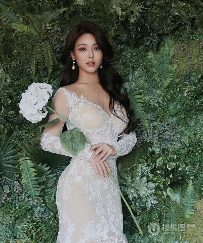 气质女生就是你，适合出席各种活动和聚会的&ldquo;小气质&rdquo;女生卷发图片 第15张