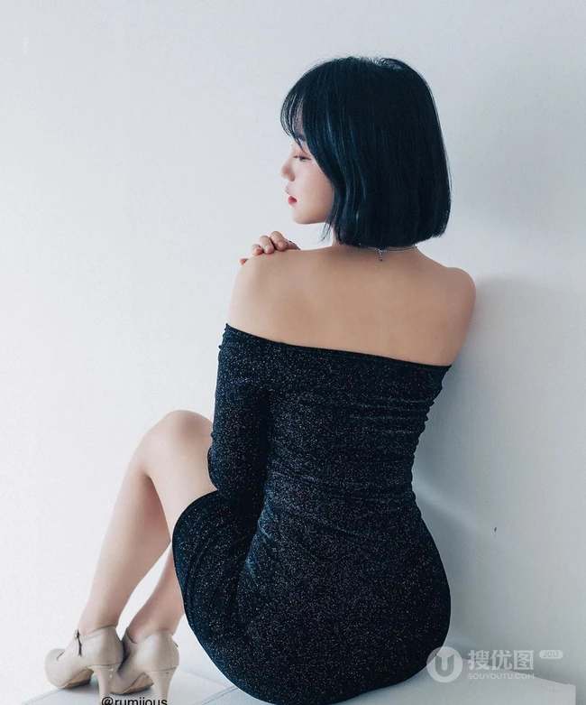 蜜桃臀妹子，清新短发韩国童颜女生佳人Rumi生活写真照图集