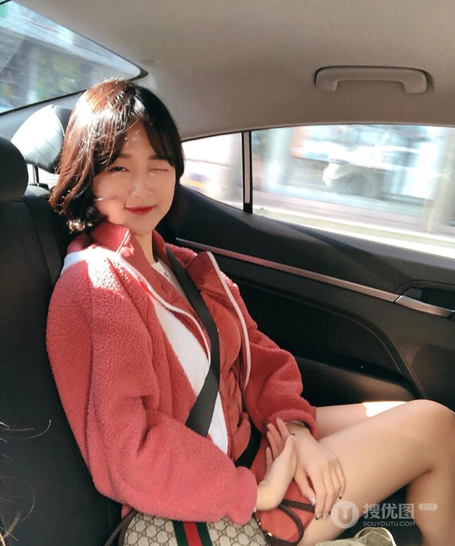 蜜桃臀妹子，清新短发韩国童颜女生佳人Rumi生活写真照图集