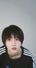 成果自然随心休闲装短发俏皮写真图片