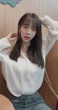 爱吃棒棒糖，泡泡糖的韩国大漂亮女生甜美可爱气质生活照图片