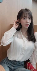 爱吃棒棒糖，泡泡糖的韩国大漂亮女生甜美可爱气质生活照图片