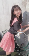 爱吃棒棒糖，泡泡糖的韩国大漂亮女生甜美可爱气质生活照图片