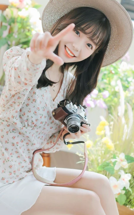 爱吃棒棒糖，泡泡糖的韩国大漂亮女生甜美可爱气质生活照图片