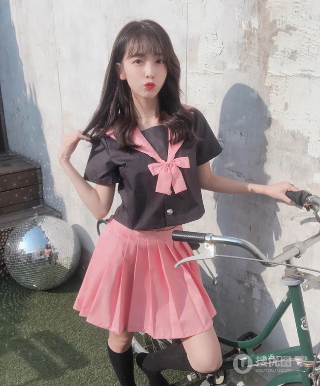 爱吃棒棒糖，泡泡糖的韩国大漂亮女生甜美可爱气质生活照图片