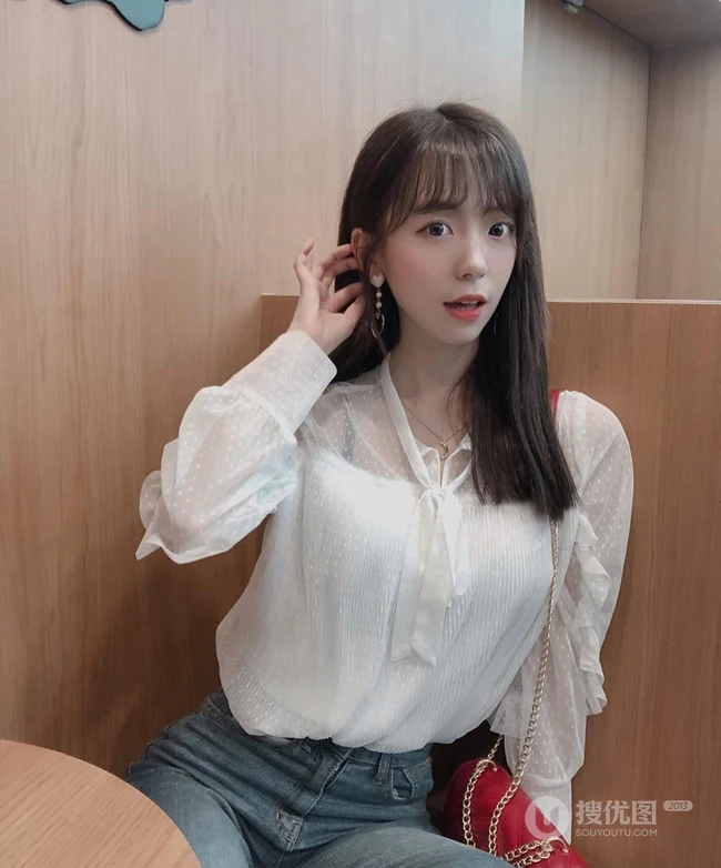 爱吃棒棒糖，泡泡糖的韩国大漂亮女生甜美可爱气质生活照图片