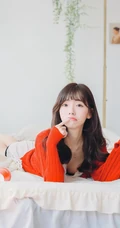 爱吃棒棒糖，泡泡糖的韩国大漂亮女生甜美可爱气质生活照图片