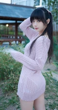 甜美萌新妹子一枚，黑直长发气质女生肩带泳装气质写真图集
