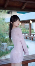 甜美萌新妹子一枚，黑直长发气质女生肩带泳装气质写真图集