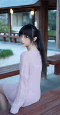 甜美萌新妹子一枚，黑直长发气质女生肩带泳装气质写真图集