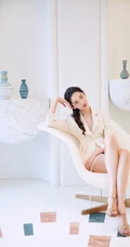 大长腿女生超模陈碧舸简约装西服短裤动人写真图片
