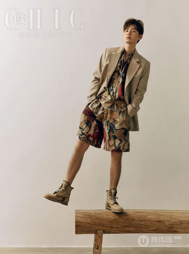 上海帅哥董力多套时尚个性服饰穿着登杂志写真
