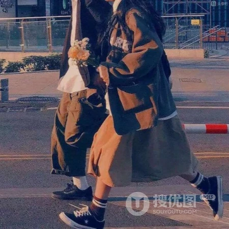 出门游玩，或旅游中的情侣头像真人一人一半甜到爆配对图片