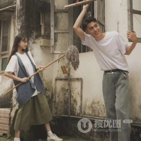 出门游玩，或旅游中的情侣头像真人一人一半甜到爆配对图片