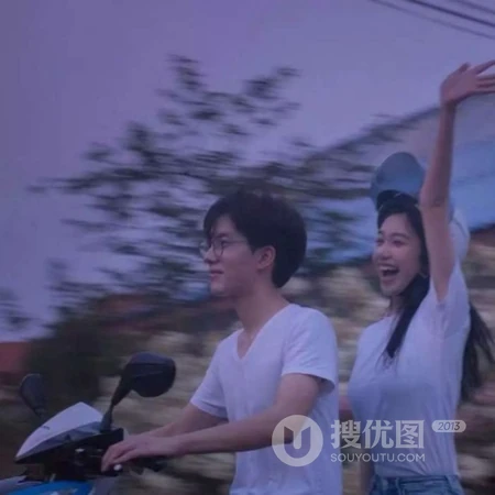 出门游玩，或旅游中的情侣头像真人一人一半甜到爆配对图片