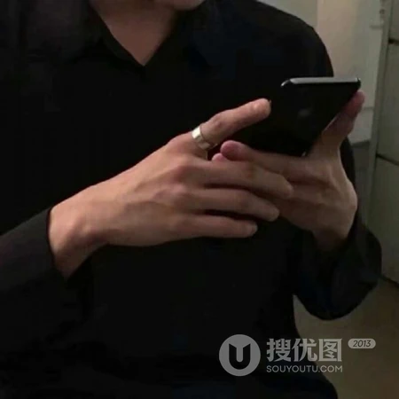 情侣头像真人一人一半，喜欢彰显个性 霸气，超拽情侣头像的速来收藏！