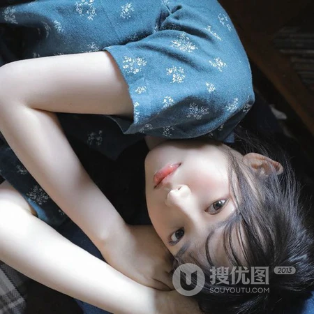 治愈系女生头像 可爱小清新可爱女生居家室内套图头像图片