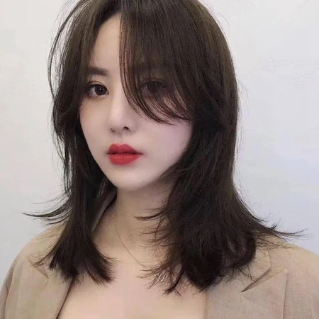 时髦感倍增的发尾烫，适合中长发女生的发尾烫 烫发女生图片集