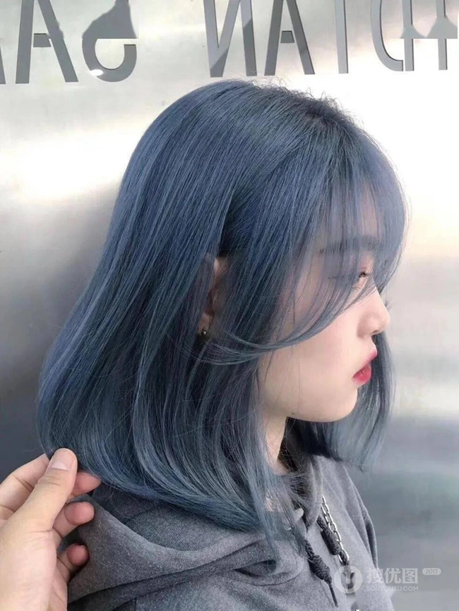 时髦感倍增的发尾烫，适合中长发女生的发尾烫 烫发女生图片集 第10张