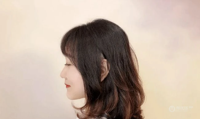 时髦感倍增的发尾烫，适合中长发女生的发尾烫 烫发女生图片集 第17张