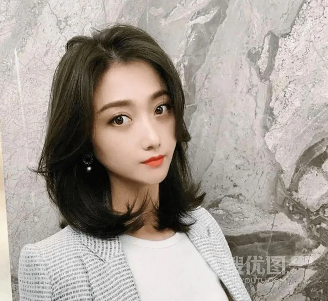 时髦感倍增的发尾烫，适合中长发女生的发尾烫 烫发女生图片集 第15张