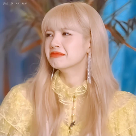 女生Lisa头像，Lisa撒娇表情包头像图片
