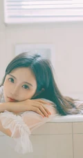 浴室浴缸里的轻纱衣少女唯美艺术摄影写真