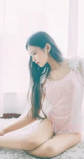 浴室浴缸里的轻纱衣少女唯美艺术摄影写真