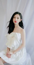 丰璟盛糖微博晒陈钰琪超有女人味优雅白裙写真图片