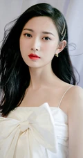 丰璟盛糖微博晒陈钰琪超有女人味优雅白裙写真图片