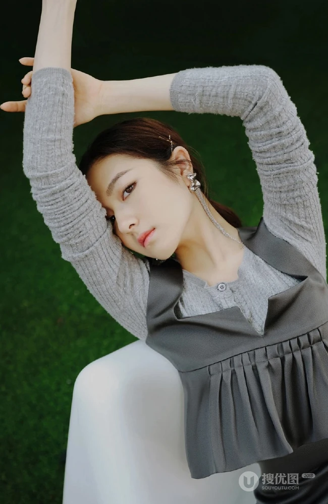 TheG视觉微博发布一组李兰迪最新时尚百变少女着装美照
