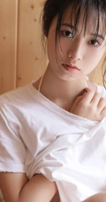 你很难想象女生的腰有多细，纤细线条丸子头少女准备沐浴写真图集