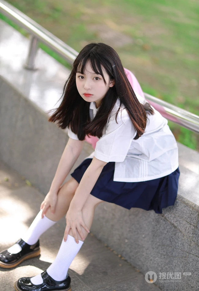 最爱这夏天，清新纯美制服学生妹子，小姑娘户外高清摄影写真集