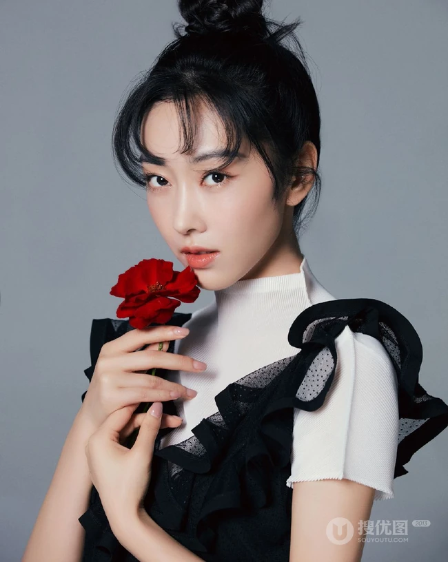 高清微距镜头下的宋茜超有女人味唯美写真图片