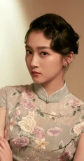穿旗袍装的关晓彤又来了！你们喜欢这么婀娜的关晓彤吗？