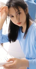 想来片柠檬吗？口含柠檬片的超美蓝衣三角裤女生洗衣房写真