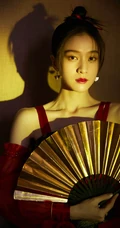 邂逅红衣小侠女，张雪迎执一红扇的古装扮相超美写真照片