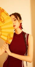 红尘笑，任飘摇，国风红装少女胡冰卿古装造型扮相写真图片