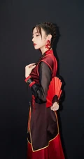 红尘笑，任飘摇，国风红装少女胡冰卿古装造型扮相写真图片