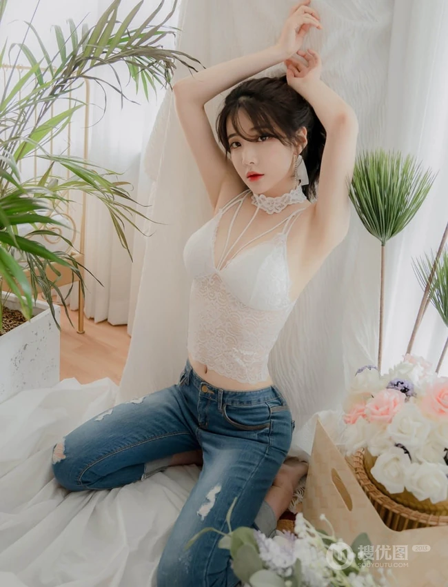 苗条身材却很有料啊，精选礼裙蕾丝家居服女生紧身牛仔裤写真图片