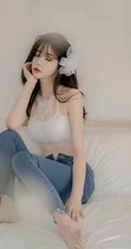 苗条身材却很有料啊，精选礼裙蕾丝家居服女生紧身牛仔裤写真图片