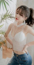 苗条身材却很有料啊，精选礼裙蕾丝家居服女生紧身牛仔裤写真图片