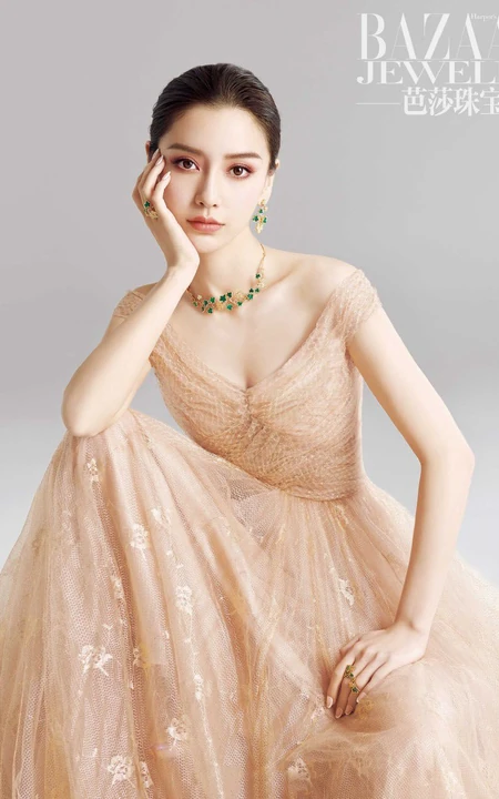 angelababy华贵优雅服装写真大片登杂志美照