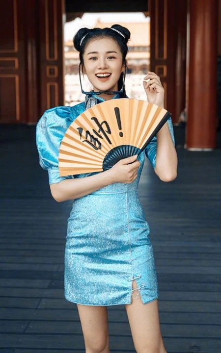 安悦溪双丸子头COS春丽造型北京故宫美拍写真图片