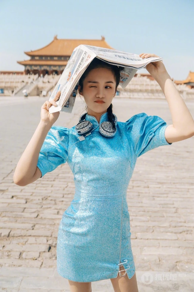 安悦溪双丸子头COS春丽造型北京故宫美拍写真图片