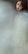 王子文黄色连体裤休闲随性街拍美照